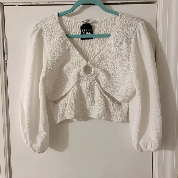 NWT Lush Smocked Ring Cut Out top off white size large - Picture 4 of 9